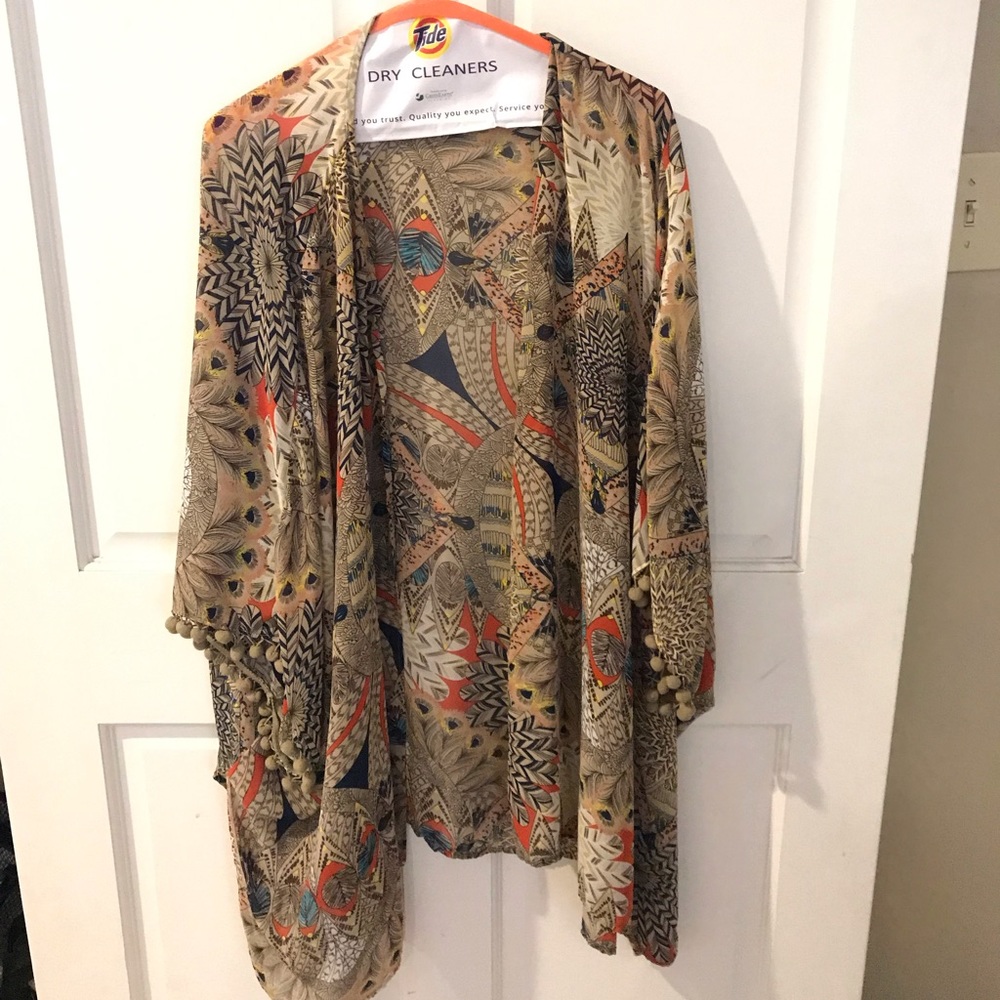 Ladies kimono with Pom sleeve detail